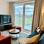 Beautiful Waterside Apartment Near Old Trafford